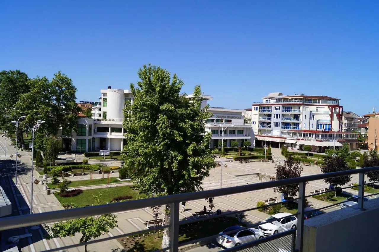 Super Centre Apartment - 3 Min From The Beach Primorsko